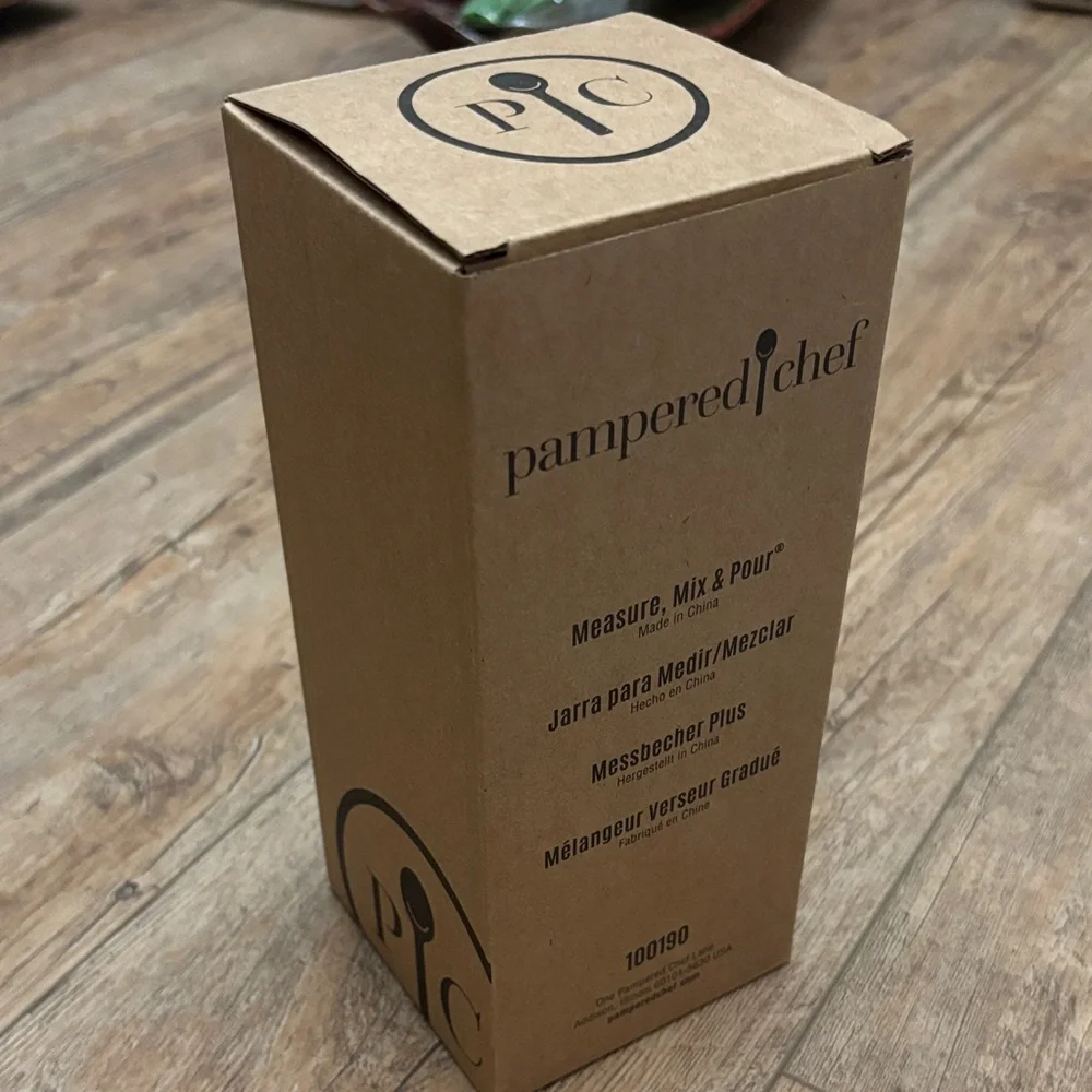 Pampered Chef Measure, Mix & Pour NIB